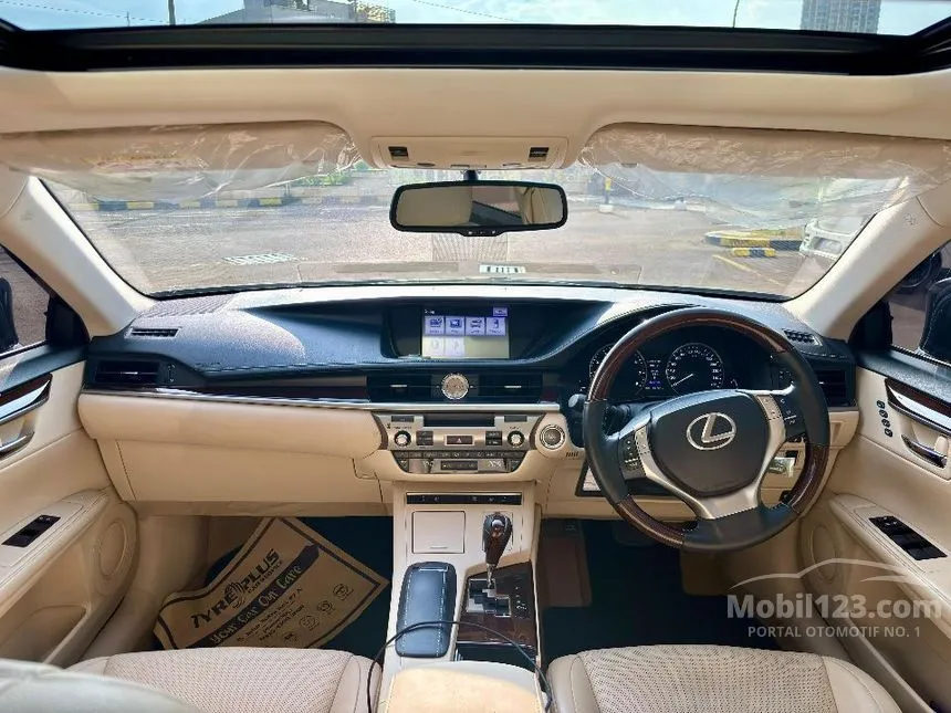 2014 Lexus ES 250 Sedan