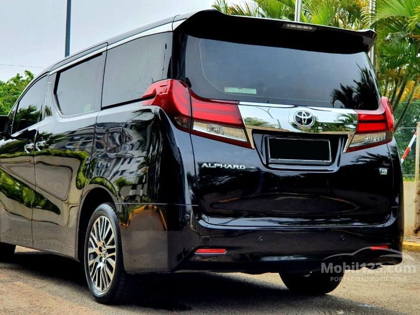 Toyota alphard 2017 года