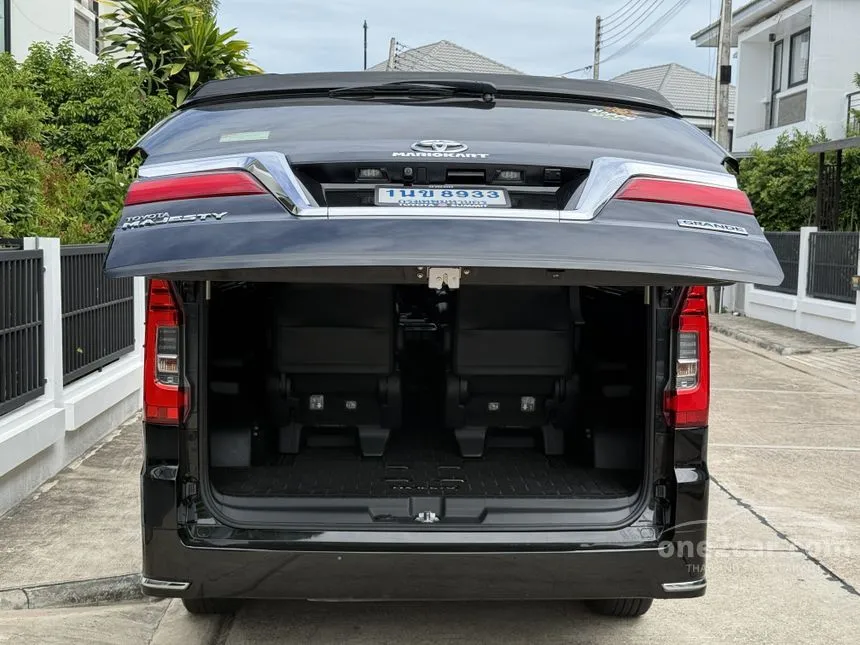 2021 Toyota Majesty Grande Van