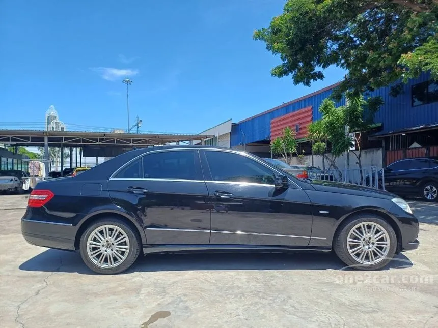 2012 Mercedes-Benz E200 CGI BlueEFFICIENCY Sedan
