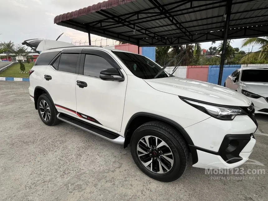 Jual Mobil Toyota Fortuner 2018 TRD 2.4 di Sumatera Utara Automatic SUV Putih Rp 430.000.000