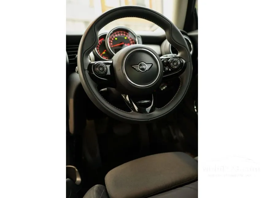 2018 MINI Cooper 3 Door Hatchback