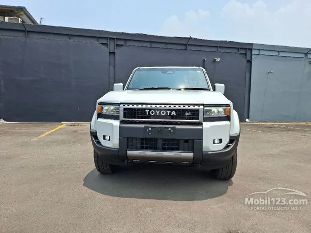 Toyota Land Cruiser: Legenda Jalan Raya dengan Harga yang Mengesankan