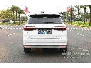 2025 BYD M6 Superior Captain 6 Seater MPV