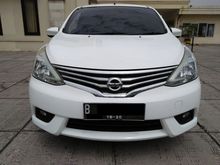 NIssan Grand Livina XV 2015 AT Putih Matic TDP 20 JUTA