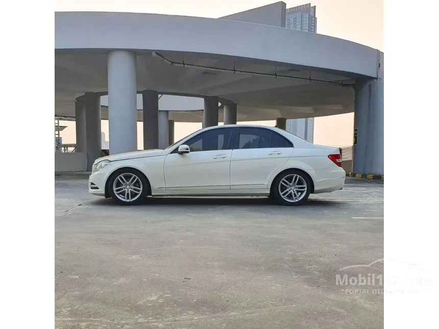 2011 Mercedes-Benz C300 Avantgarde Sedan