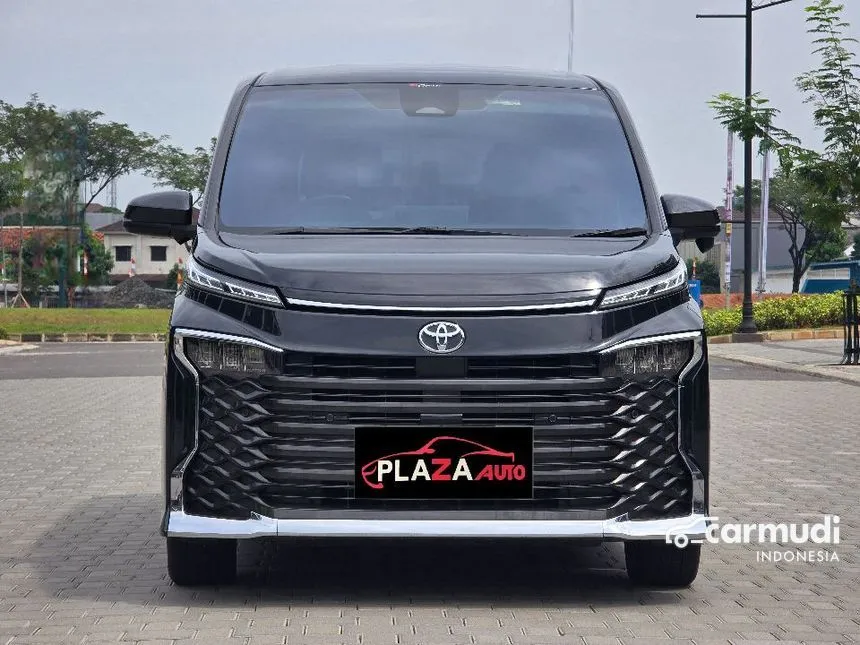 2022 Toyota Voxy MPV