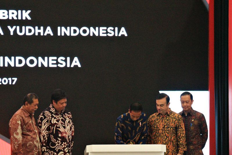 Saat Kebersamaan Jokowi dan Carlos Ghosn di Bekasi 2