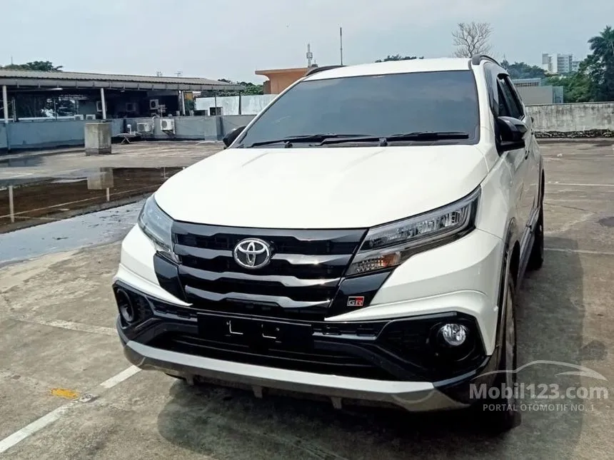 Jual Mobil Toyota Rush 2024 S GR Sport 1.5 di Jawa Barat Manual SUV Putih Rp 274.950.000