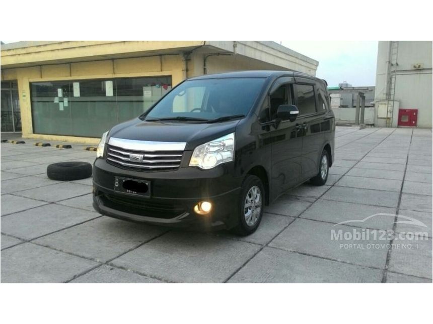 Jual Mobil Toyota NAV1 2013 Luxury V 2.0 di DKI Jakarta 