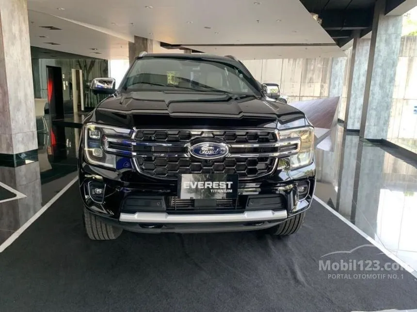 Jual Mobil Ford Everest 2024 Titanium 2.0 di DKI Jakarta Automatic SUV Hitam Rp 983.000.000