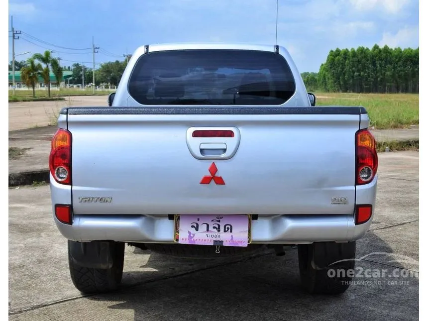 2013 Mitsubishi TRITON GLX Plus Mega Cab Pickup