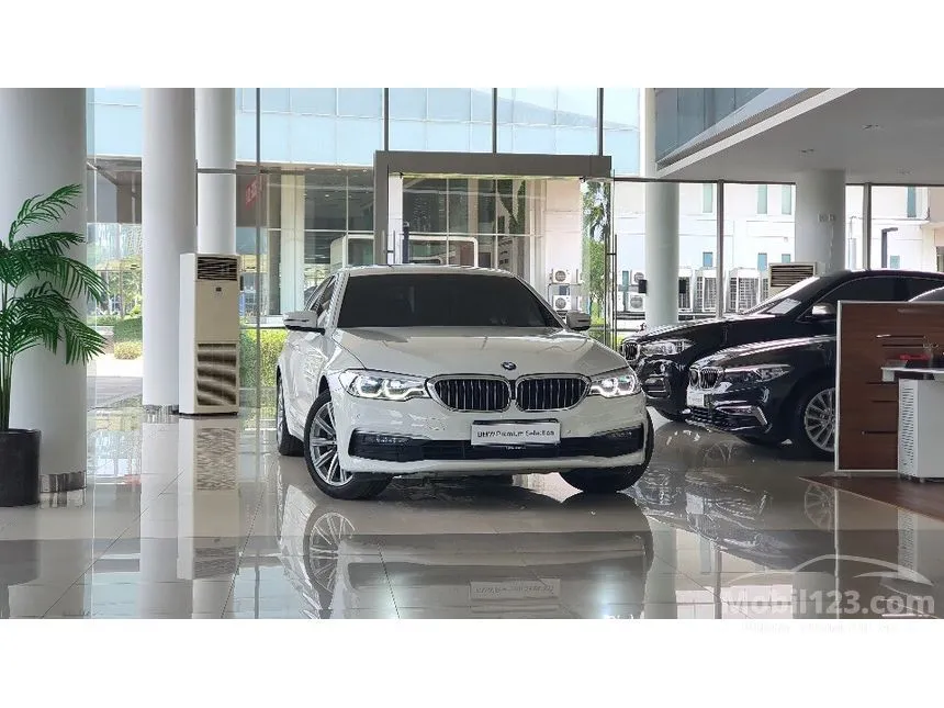 Jual Mobil BMW 520i 2020 2.0 di DKI Jakarta Automatic Sedan Putih Rp 949.000.000
