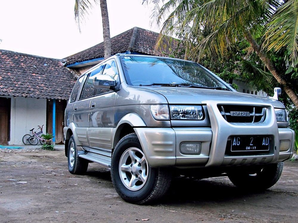 Jangan Keliru, Ini Perbedaan Isuzu Panther Touring Dan Grand Touring ...