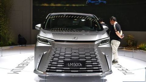 Lexus LM เรือธง ตัวจริง เลกซัส