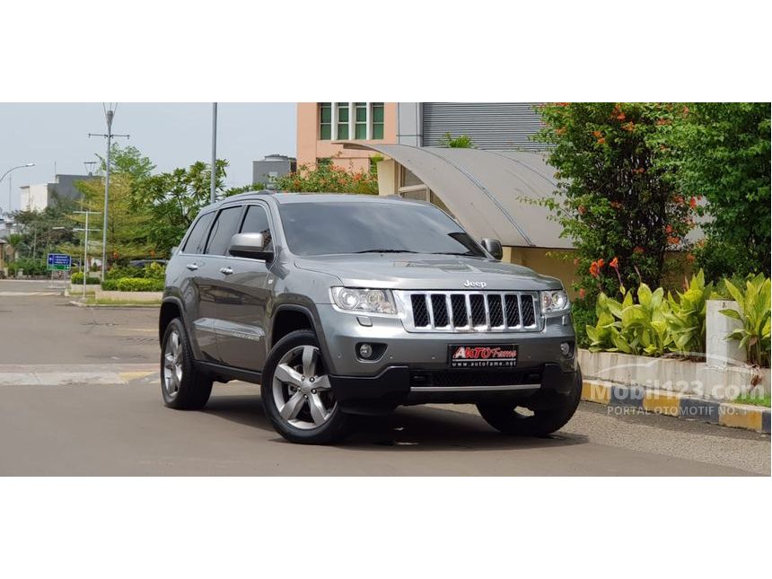 Jual Mobil Jeep Grand Cherokee 2011 Overland 5.7 di DKI Jakarta