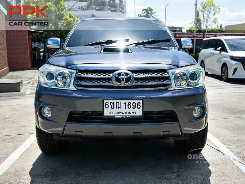 2010 Toyota FORTUNER V SUV
