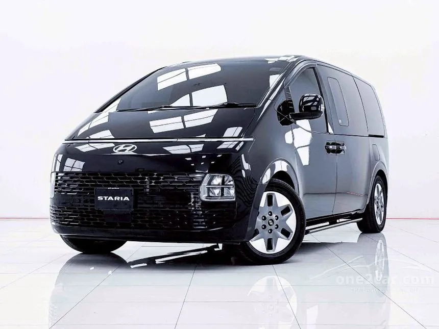 2023 Hyundai Staria SEL Van