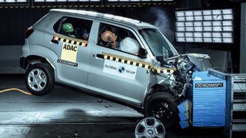 Gawat, Suzuki S-Presso Hancur Berantakan Saat Uji Tabrak