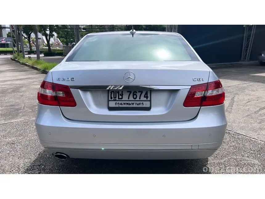2011 Mercedes-Benz E200 CGI BlueEFFICIENCY Sedan