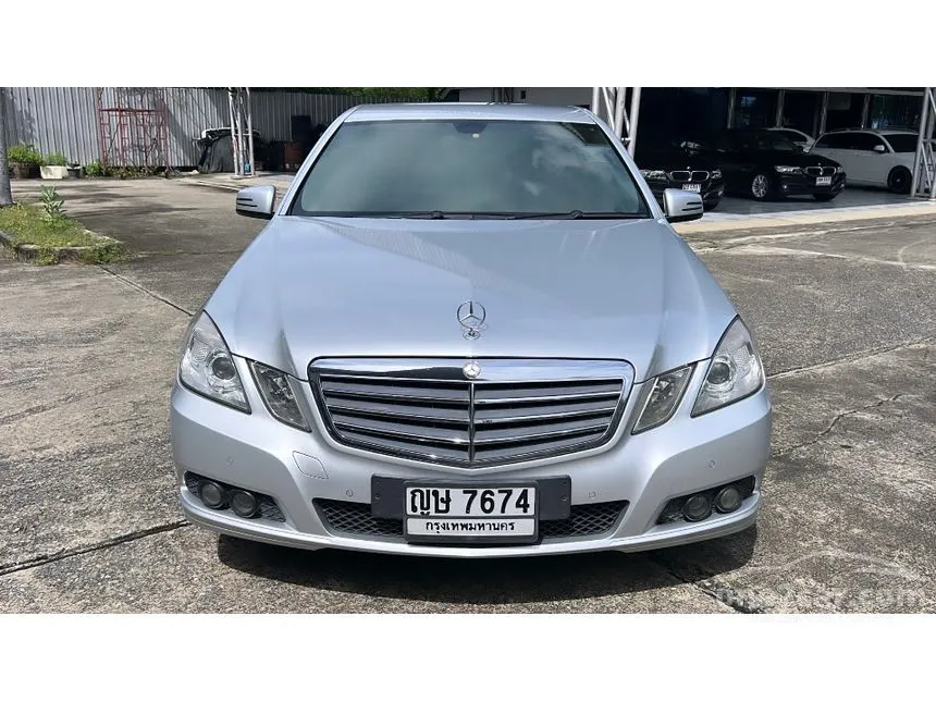 2011 Mercedes-Benz E200 CGI BlueEFFICIENCY Sedan