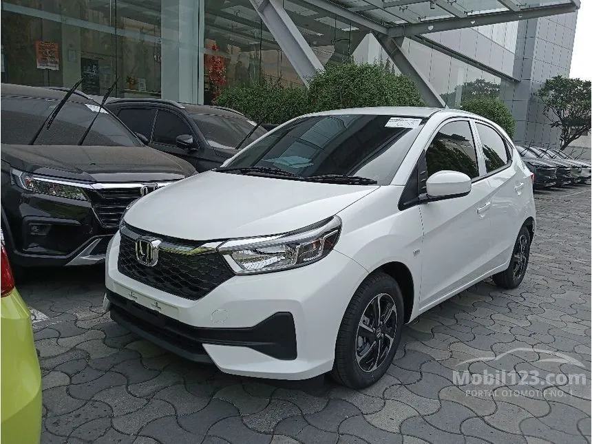 Jual Mobil Honda Brio 2023 E Satya 1.2 di DKI Jakarta Automatic Hatchback Putih Rp 155.000.000