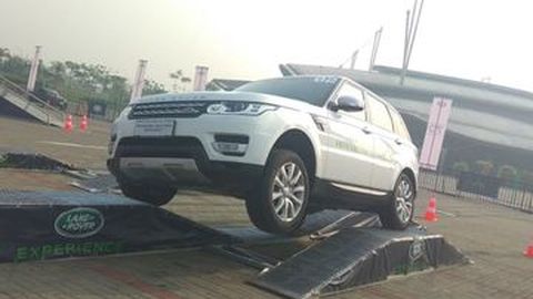 Jaguar Land Rover Pamer Kebolehan di Depan Konsumen
