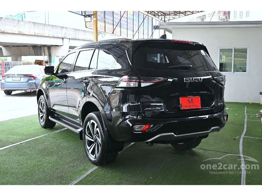 2022 Isuzu MU-X Ultimate SUV
