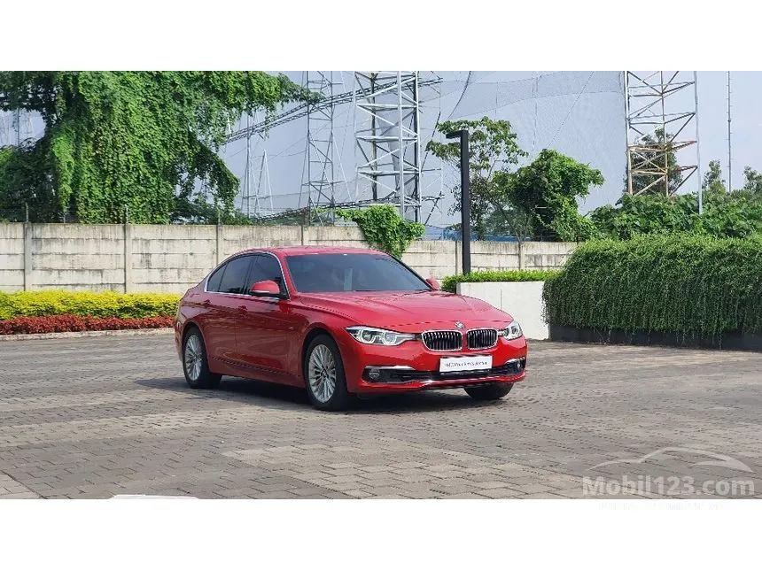 Jual Mobil BMW 320i 2018 Luxury 2.0 di DKI Jakarta Automatic Sedan ...
