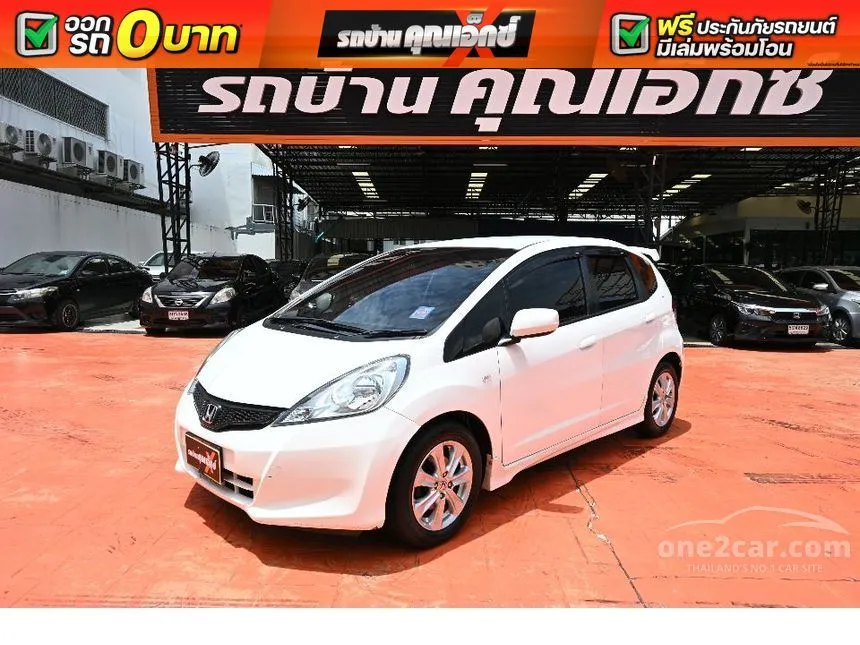 2013 Honda JAZZ V Hatchback