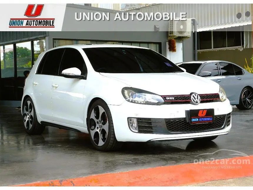 2013 Volkswagen GOLF GTI Hatchback