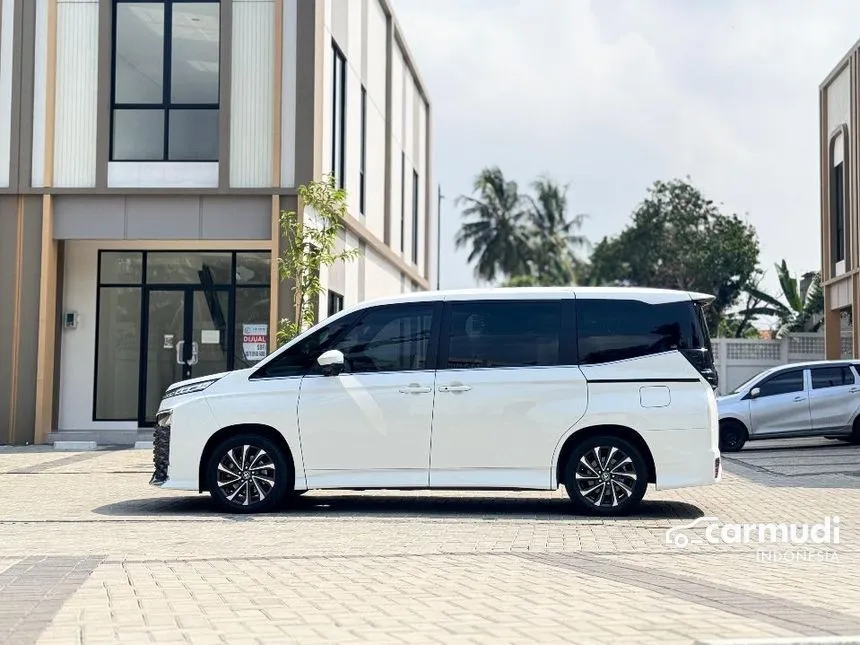 2022 Toyota Voxy MPV