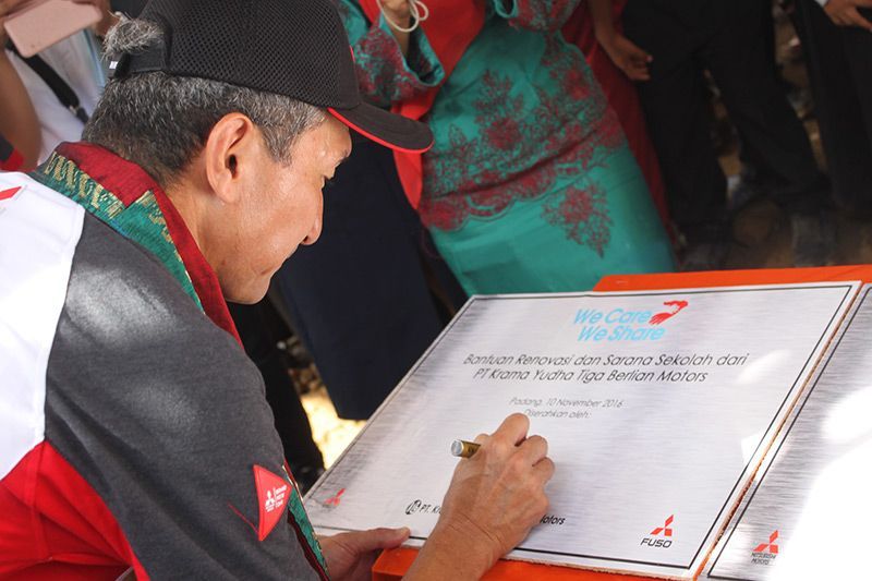 Mitsubishi Peduli Dunia Pendidikan Hingga Pelosok Indonesia 11