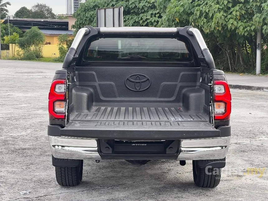 2023 Toyota Hilux V Dual Cab Pickup Truck