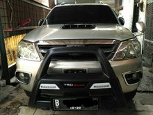Toyota Fortuner 2.7 G Bensin Matic Tahun 2005 Warna Silver Istimewa Siap Pakai No PR Ready Keluar Kota Nyaman Dan Gagah