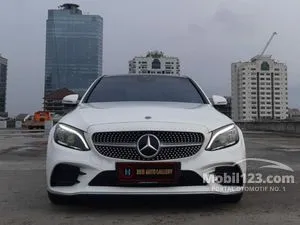 Mercedes-Benz C300 2,0 AMG 2019 KM 5RB Putih. Body Orisinil