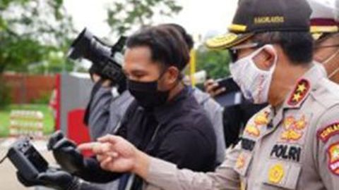 Polisi Gunakan Drone untuk Cek Suhu Badan Pengguna Jalan Saat Pandemik Corona