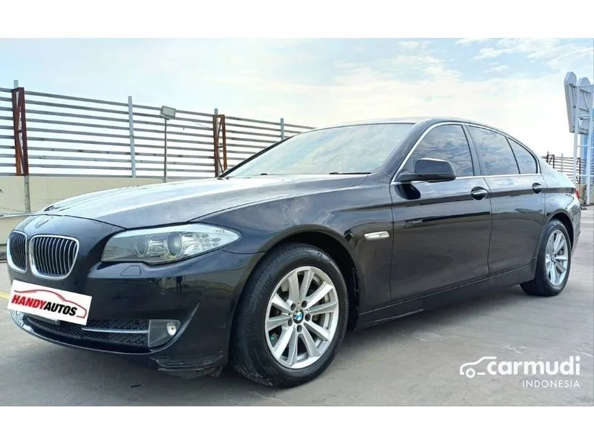 2013 BMW 520i Luxury Sedan