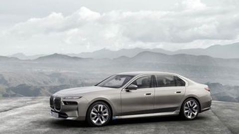 Mobil Listrik BMW i7 Siap Goda Para Bos di Indonesia Tahun Depan