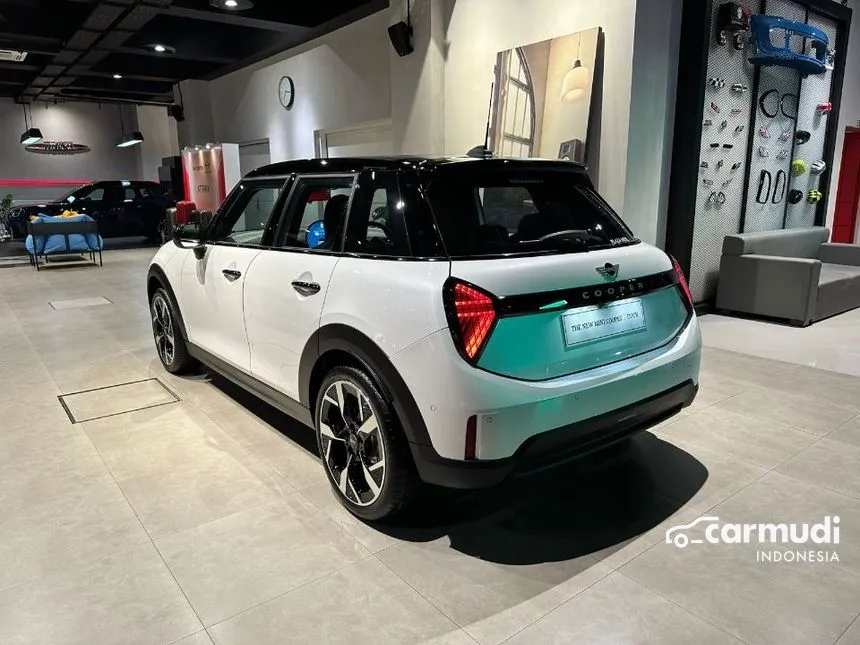 2024 MINI Cooper S Resolute Edition 5 Door Hatchback