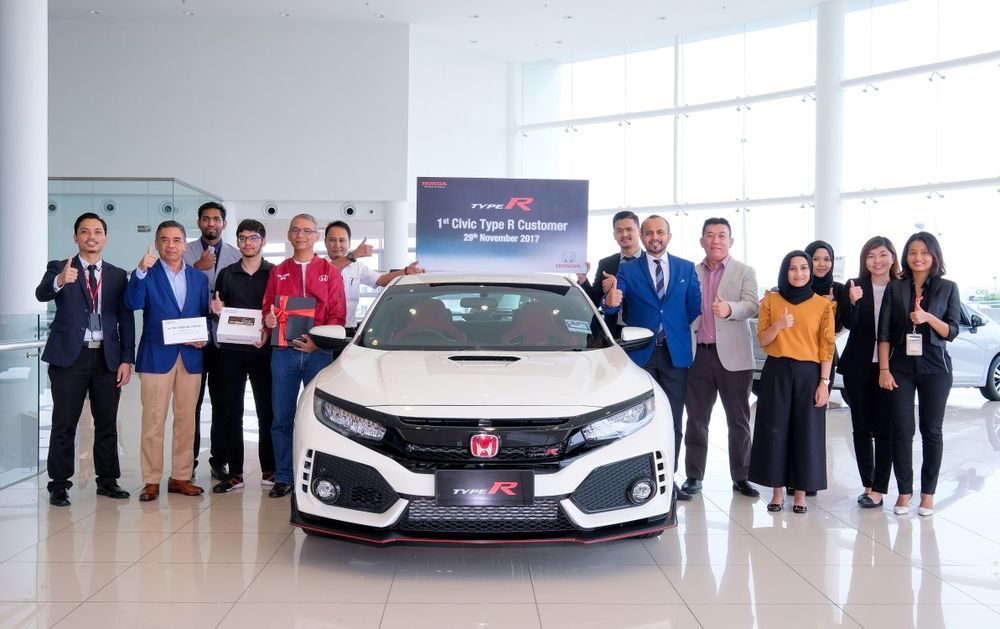 Honda Civic Type R (fk8r) Delivered To First Malaysian Customer - Auto 