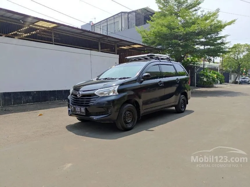 Jual Mobil Daihatsu Xenia 2016 M 1.0 di Jawa Barat Manual MPV Hitam Rp 110.000.000