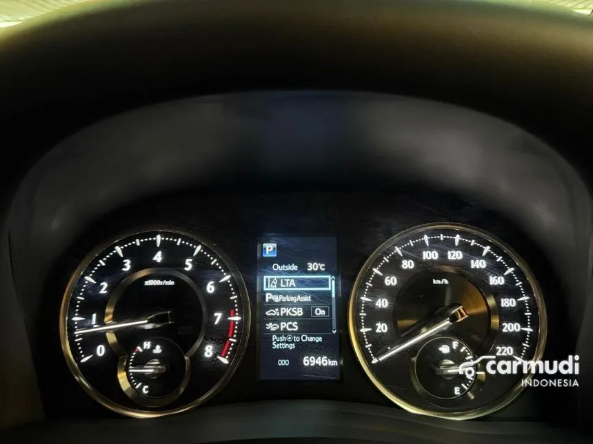 2022 Lexus LM 350 7 Seater MPV