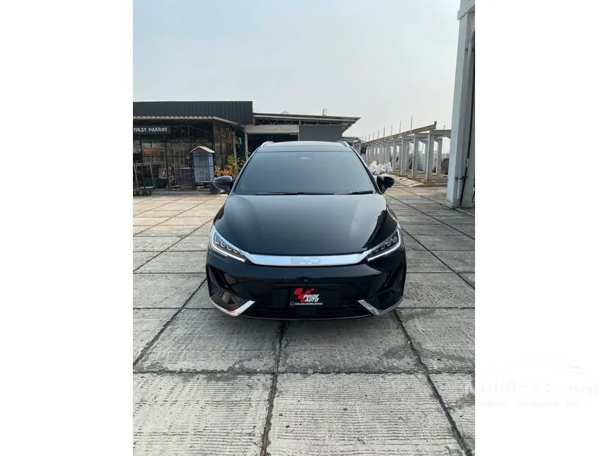 2025 BYD M6 Superior Captain 6 Seater MPV