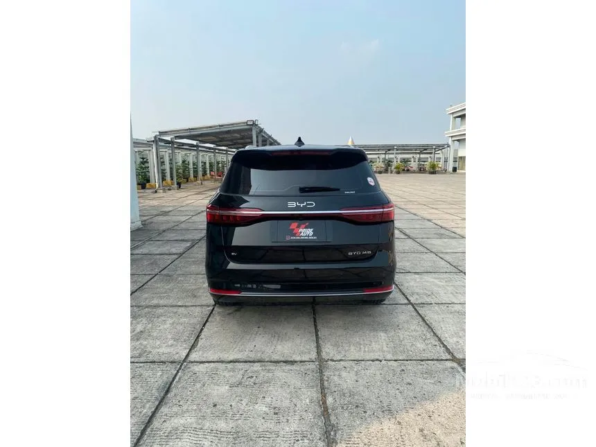 2025 BYD M6 Superior Captain 6 Seater MPV