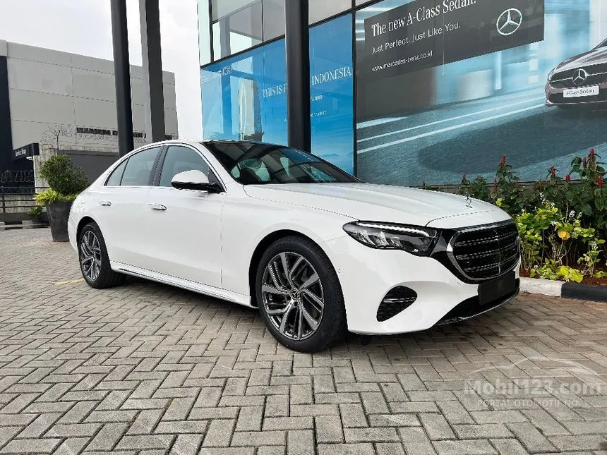 2025 Mercedes-Benz E200 Exclusive Line Sedan