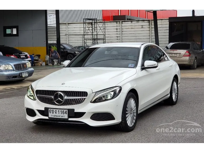 2014 Mercedes-Benz C180 Sedan