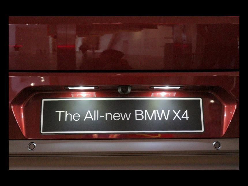 Sisi Dinamis dan Maskulin All-new BMW X4 10