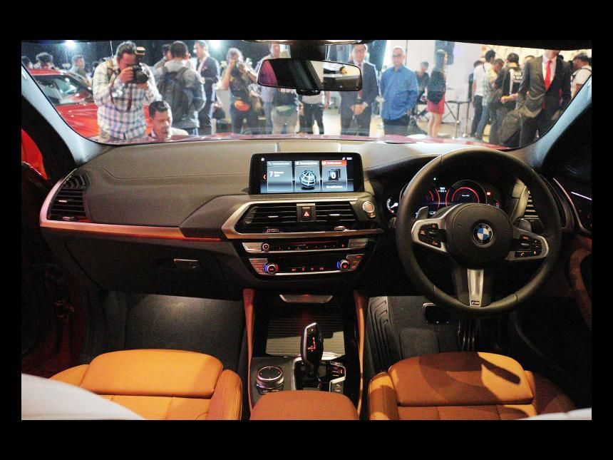 Sisi Dinamis dan Maskulin All-new BMW X4 28