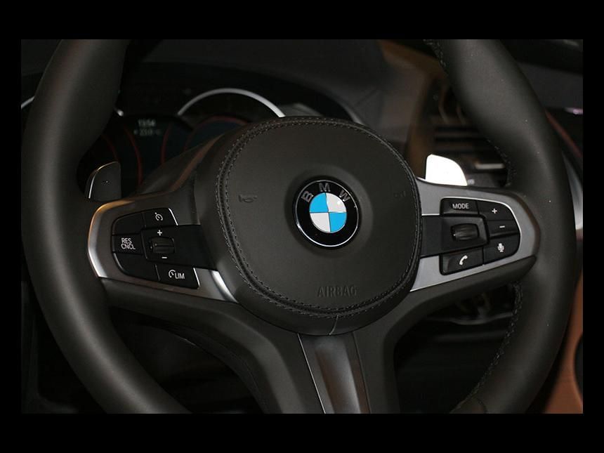 Sisi Dinamis dan Maskulin All-new BMW X4 30